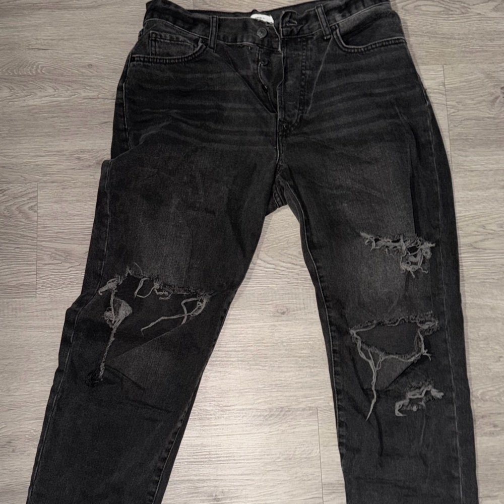 Forever 21 Black Distressed Boyfriend Jeans